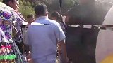实拍：大山老寨子穿盛装出席婚宴 从来没有过这么壮观场面