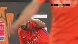 鲁能反击右路高球送禁区 佩莱后点泰山压顶高出横梁