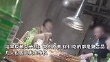 女子自带肉徒手穿串放串串香大锅，被提醒后反怼：我的肉比你们贵，你们吃的都是复合肉