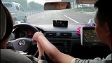 女学员科目三，在教练喋喋不休的叨叨下，把车开的虎虎生风