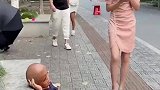 支持传播正能量，为姑娘点赞