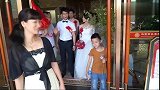 漂亮姑娘嫁给帅气小伙，宾馆出嫁，马上进家了！