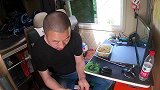 房车旅行就是简单生活，我热情似火你冰冻成河，困了就停车睡觉！