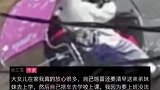 弟弟妹妹的学校不在一个方向，姐姐分两次骑车送他们去上学