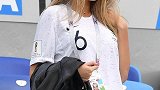 博格巴女友性感妖娆世界第一 笑容明媚吸睛无数