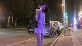 我身边有一个跟我长得一摸一样的人不信往后看