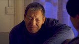 二婶带着傻子老公，深更半夜无家可归，最后只有将就在陈旧的库房