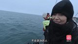 让超模刘雯在大海上坐这个皮艇节目组真的太拼了