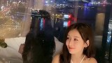 有一天晚上，梦一场。你白发苍苍，说带我流浪。