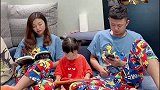 萌娃无意间拆穿了爸爸的秘密，又是家法伺候了