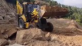 为什么两头忙装载机可以独立开辟山路？