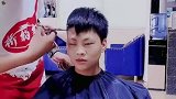 上一秒还是阳光少年，理发师一番操作，直接老了二十岁