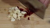 教你一道家常小炒白菜，爽脆入味，开胃下饭不出水，全家都爱吃
