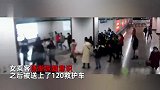 乘客地铁站晕倒警医联手救下，医生一眼认出：5个月前曾同一地救人