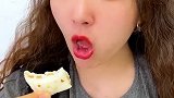 桂花糕 是什么味道让我陶醉？是桂花和米香，据说打“ghg”能出现桂花糕的一定爱吃！光盘行动