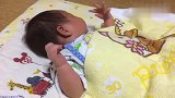 饿到焦躁不安的新生儿宝宝,新手父母记住宝宝这样就要喂奶了哦！