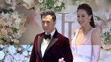 甄子丹晒家庭合照秀幸福25岁长子罕见出镜