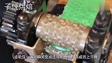 这个机器太神奇了！齿轮一压就变成连排的糖果！还是三叶草造型