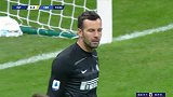 第19分钟维罗纳球员瓦勒里奥·韦雷点球进球 国际米兰0-1维罗纳