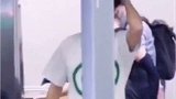 肖战机场素颜案件，是谁说肖战的素颜还不如普通人的，来来来打脸
