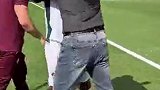 弟媳完美表现带队晋级 赛后和主教练激情相拥
