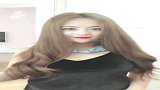 一条发带轻松打造淑女发型，搭配漂亮的连衣裙就可以去约会了
