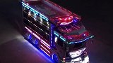 国外大叔花70万改出“最亮”卡车,外观简直帅到没朋友!