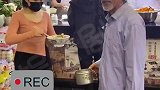 好暖心的一幕