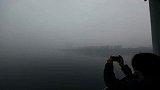 韩国首尔：雾霾围城 能见度极低