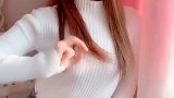 茫茫人海，刷到我就是缘分，给个关注，小女子无才，就会扭！