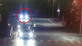 男子酒驾遇检查掉头就跑，交警拦截被撞个正着
