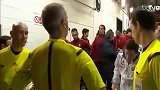 足球-14年-热身赛-梅西C罗赛前示好搭肩搂腰 流言自破握手泯恩仇-新闻