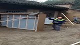 电视剧里的墙原来也有假的，看到墙后面，导演是有多省钱！