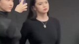 小姐姐的笑容真甜美，也太可爱了吧