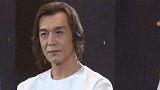 李咏当年被问身边美女如云会不会动心，他的回答太真实