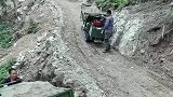 工程专用的爬山虎，比人工运输上山省事多了