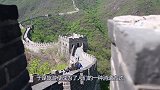外国游客：中国的玻璃桥一锤就能砸碎！中国：请开始你的表演！