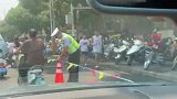 当民警遇到泼水节，这多少带点私人恩怨