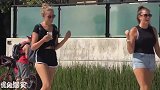两个大西瓜搞笑，说的是我后面啊，不是说的我