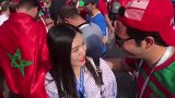 PP体育前方直击：太热情！葡萄牙球迷赛后争相合影美女记者