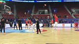 【前方直击】翟晓川热身顶弧投三分 看看北京本土一哥的准度