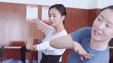 魅力四射，在遭遇了婚姻危机之后，佟丽娅的人生像开了挂一样