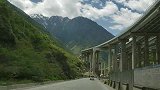 川妹儿挑战康定折多山主峰有高反，幸好准备了氧气瓶