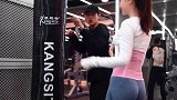看我小拳拳捶你胸口健身女神拳击美女教练