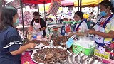 老外：泰国海鲜市集，你猜不到泰国人早餐都吃些啥？