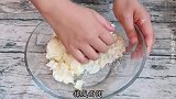 免揉手套膜做面包，做法简单又省时省力，一样可以拉丝，松软好吃