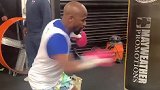 梅威瑟疯狂训练排解失亲悲痛 自称要保持锋利