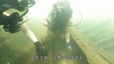 小伙海底寻宝，意外发现奇怪生物，网友：莫非真有外星人？