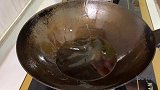 炒菜如何辨别油温几成热？大厨教你简单方法和技巧，新手一看就会