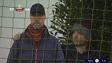 场边惊现克洛普?不好意思 原来是1:1纸版渣叔
